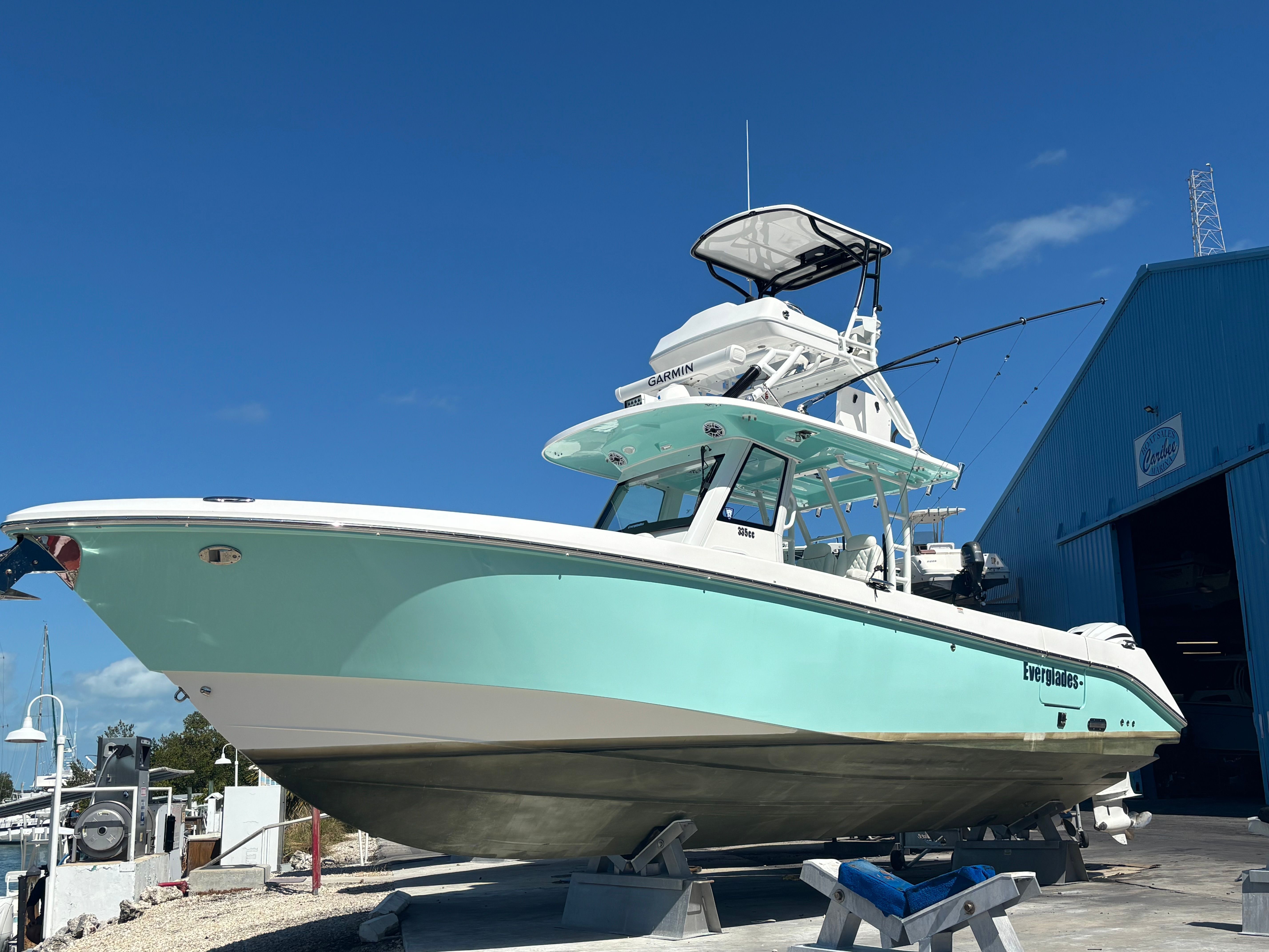 2021 Everglades 335 Center Console