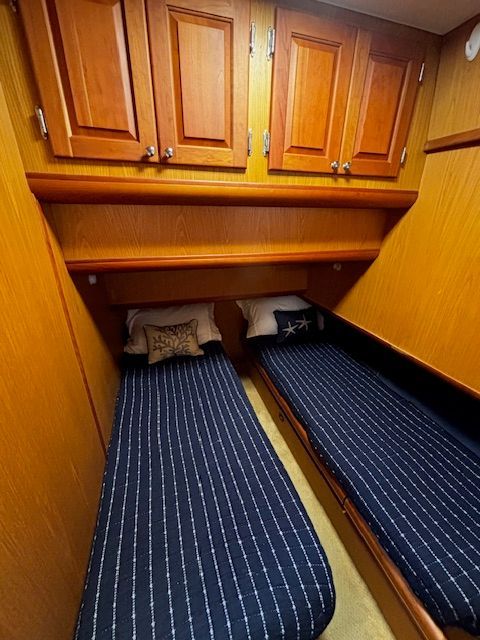 2005 Mainship 400 Trawler - 61