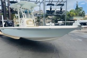 2019 Key West 230 Bay Reef