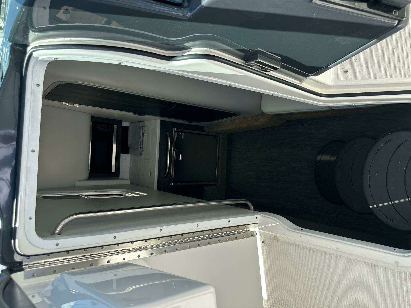 2021 Formula 350 Crossover Bowrider OB - Image 24