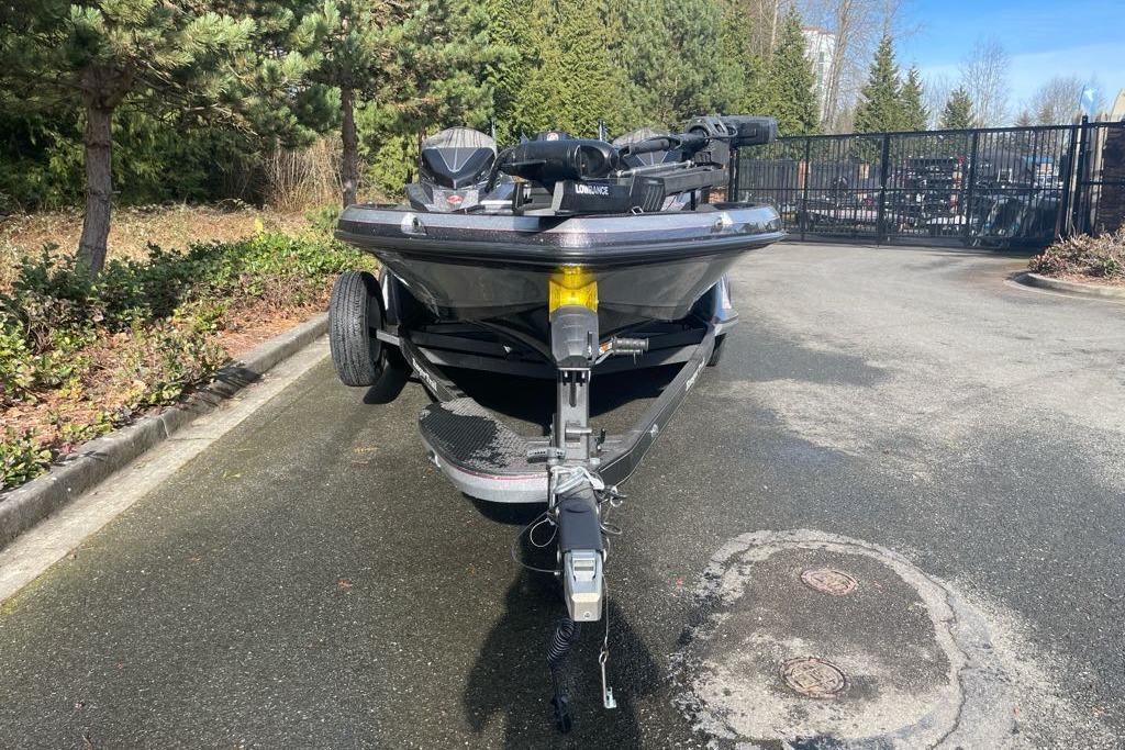 2025 Ranger Z520R Cup-Equipped boat on trailer in outdoor setting.
