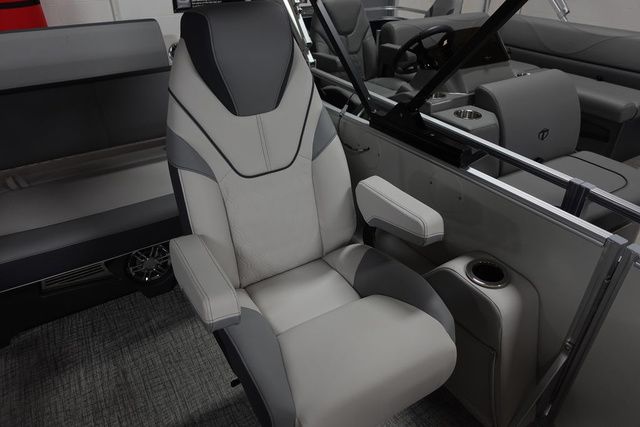 2025 Tahoe LTZ Versatile Rear Bench 23 FT - 8