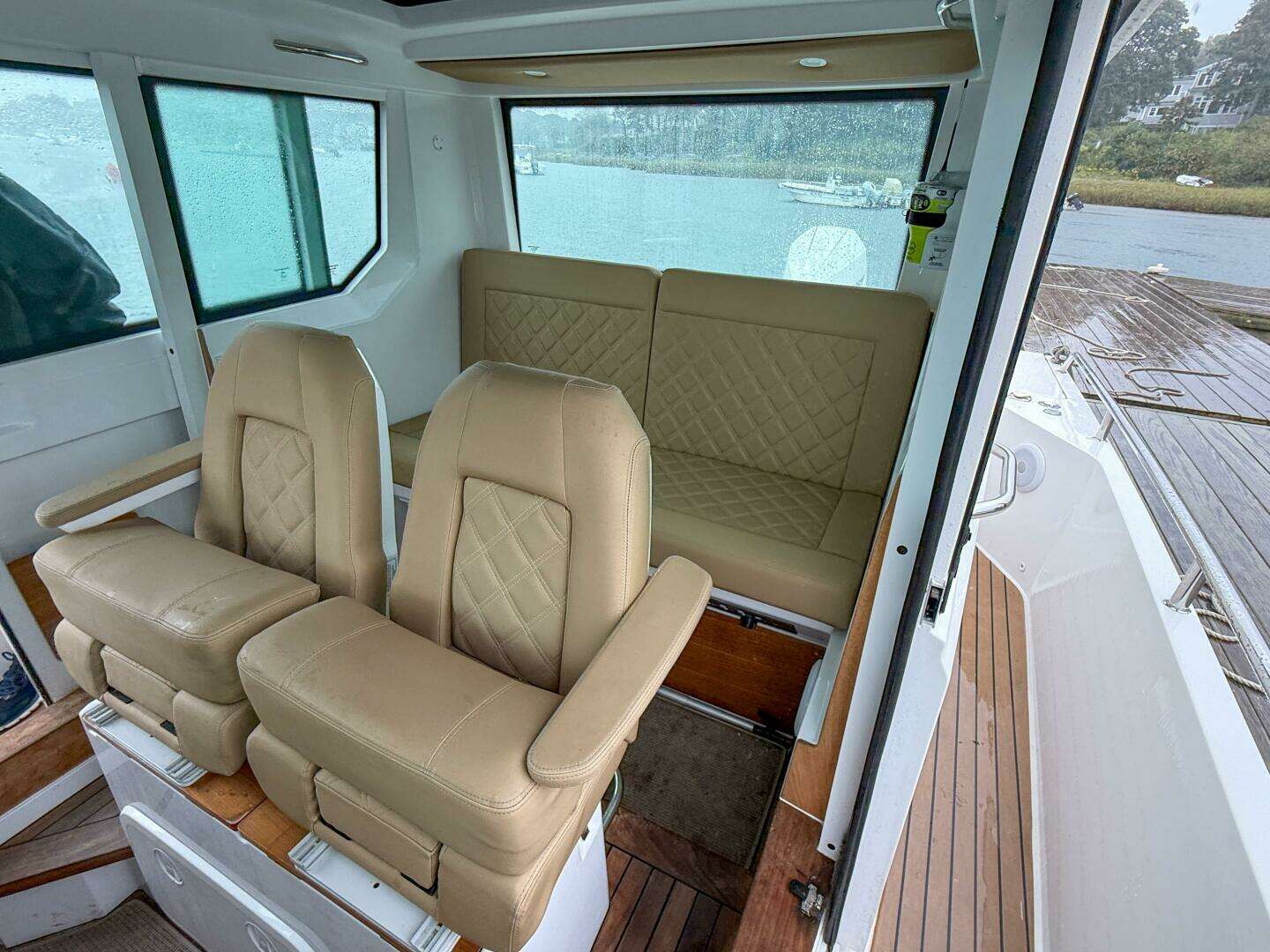 2020 Axopar 28 Cabin w/Wet Bar - Image 31