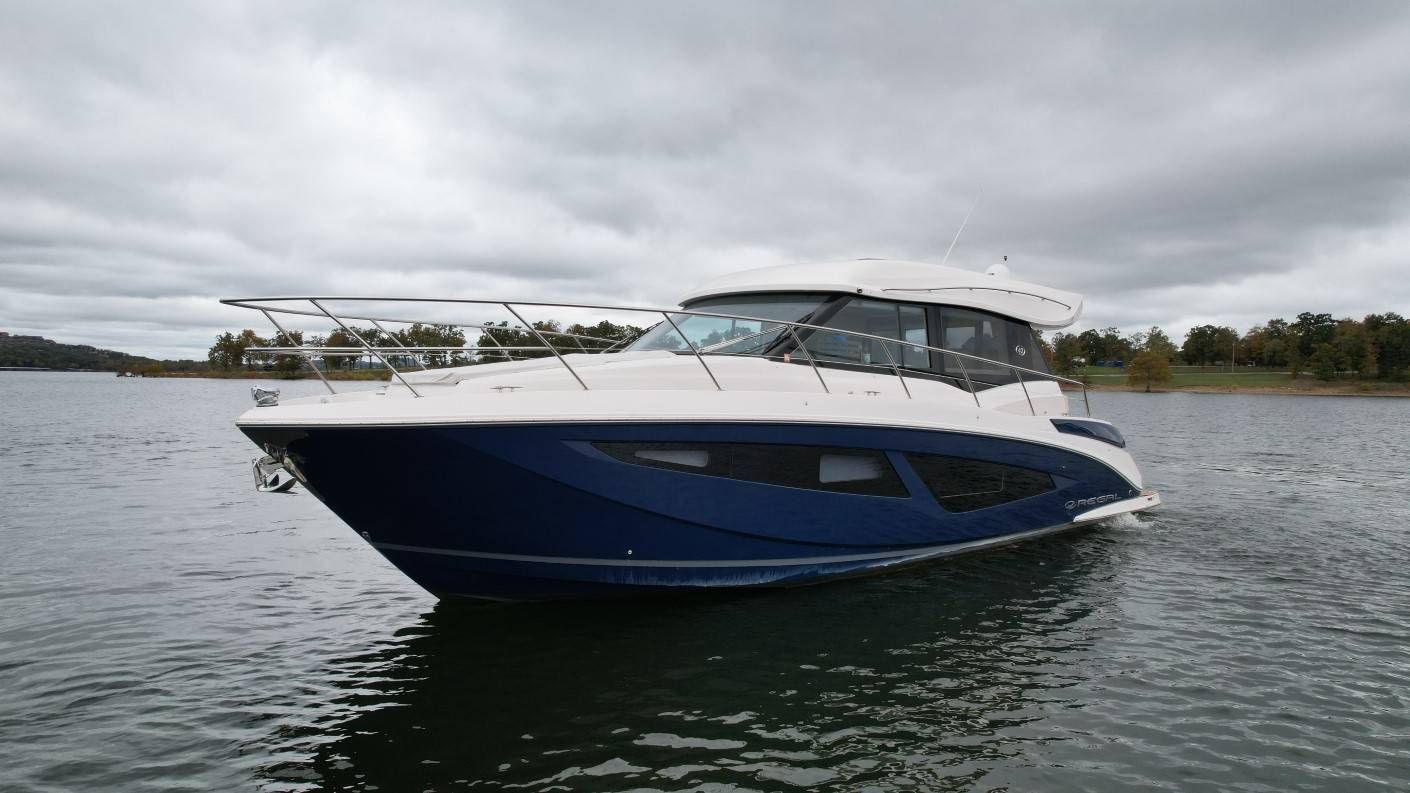 2020 Regal 42 Grande Coupe