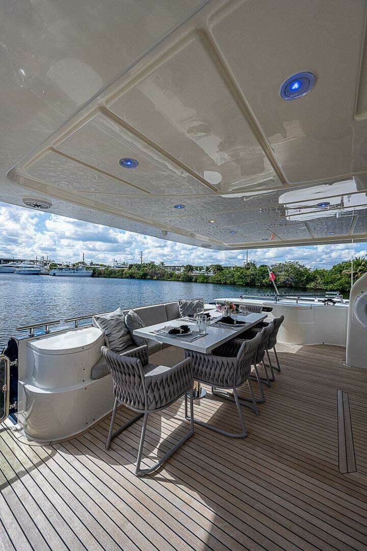 2006 Ferretti Yachts 830 - Image 32