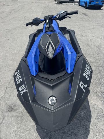 2023 Sea-Doo Spark Trixx 2-up Rotax 900 H.O. ACE IBR - 4