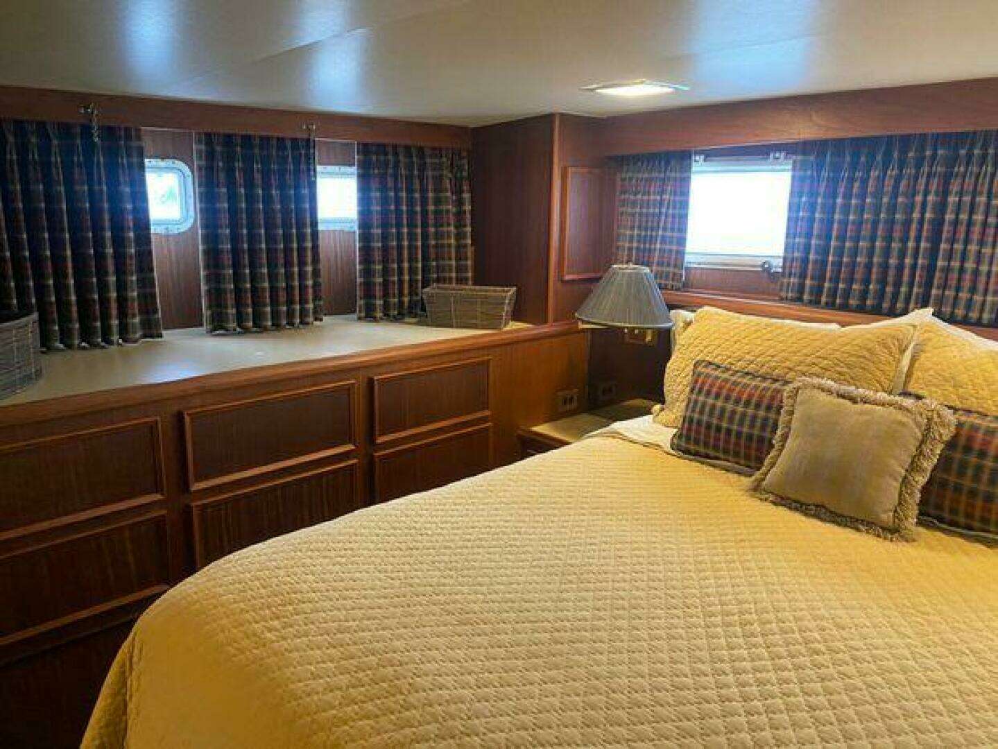 1983 Hatteras 53 ED - Image 19