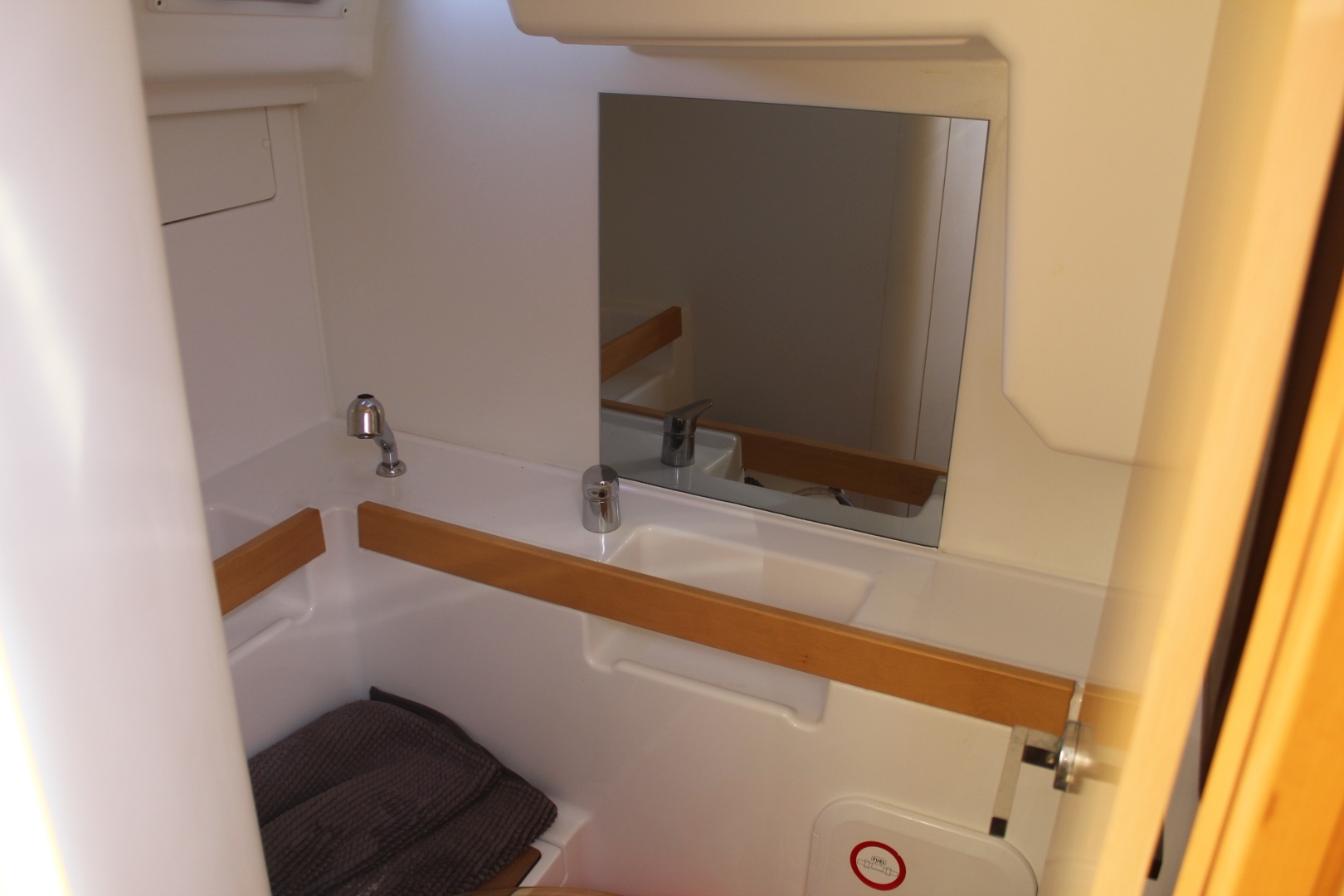 2016 Beneteau 35 Oceanis - Image 34
