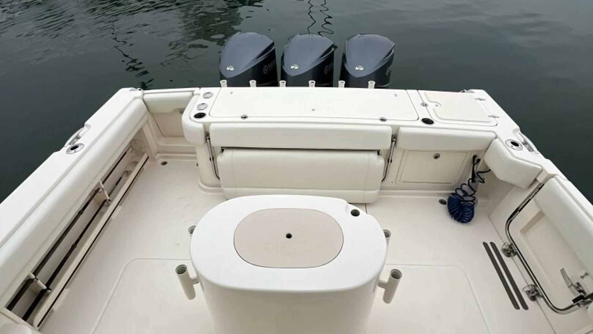 2018 Grady-White 370 Express - Image 16