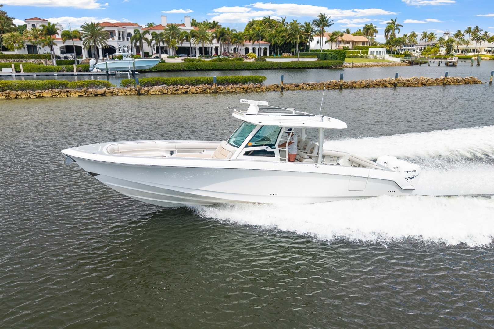 2018 Boston Whaler 380 Outrage - Image 36