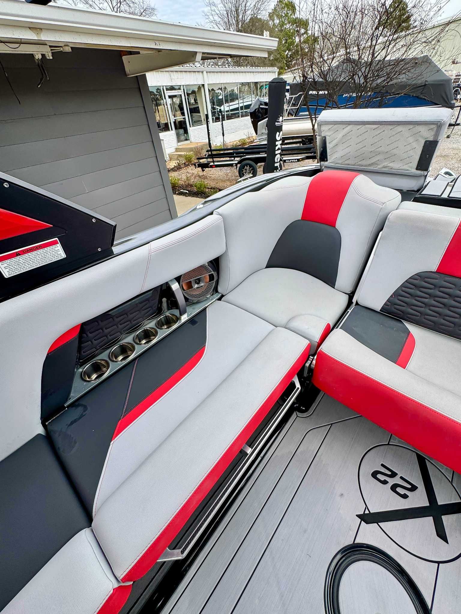 2022 MasterCraft X22 - 22