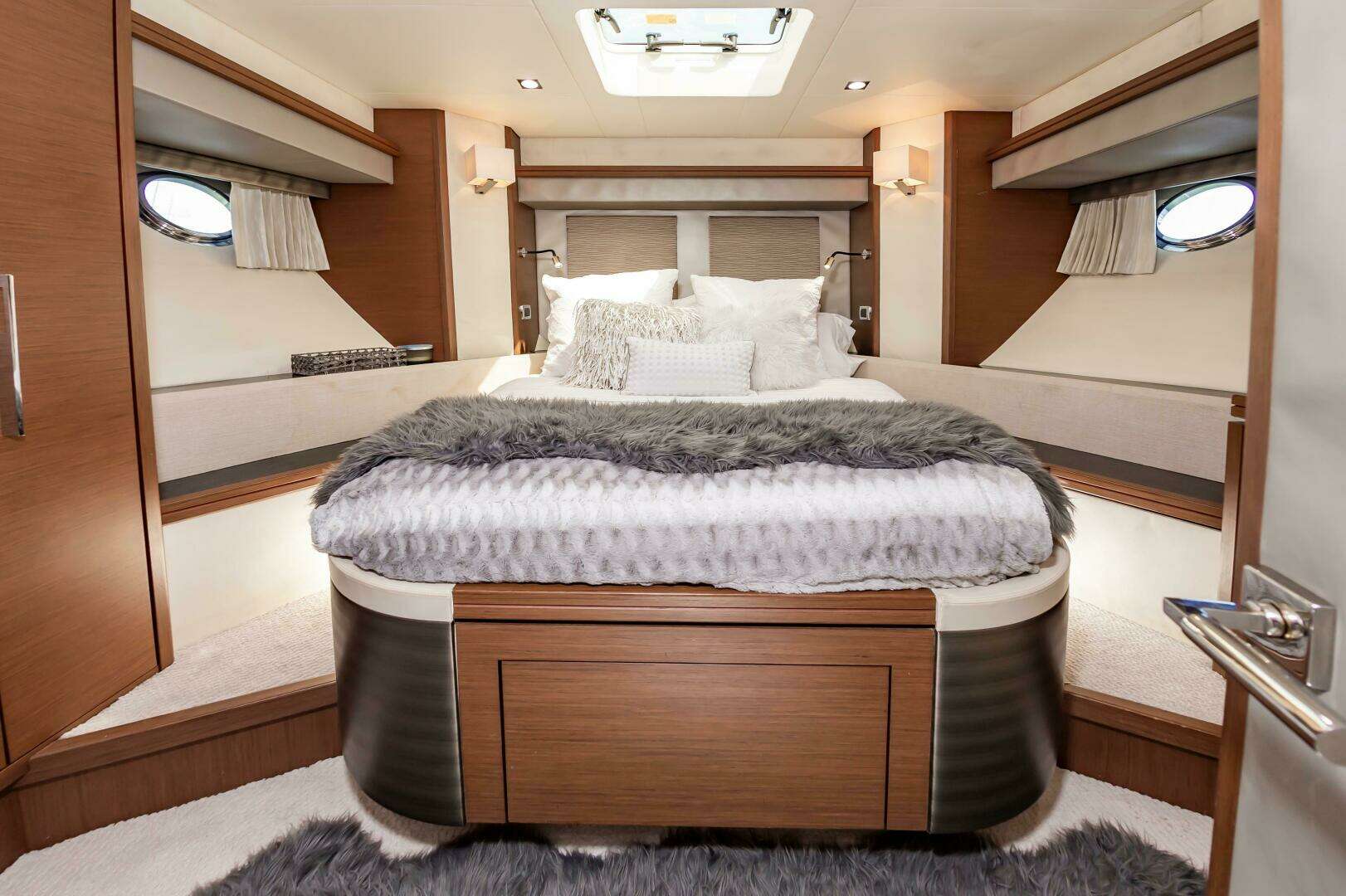 2013 Marquis 63 Sport Yacht - Image 55