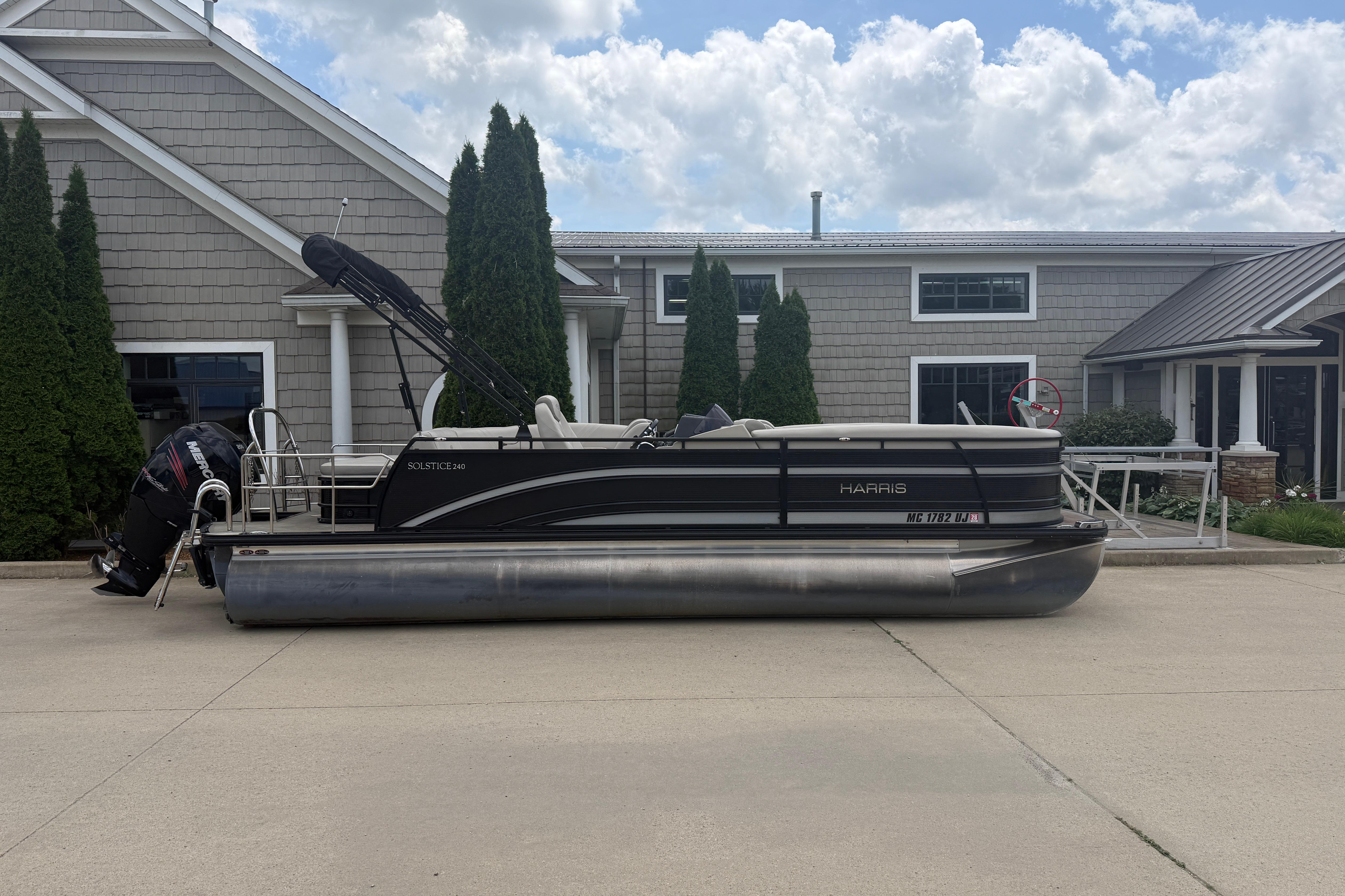 2019 Harris Solstice 240