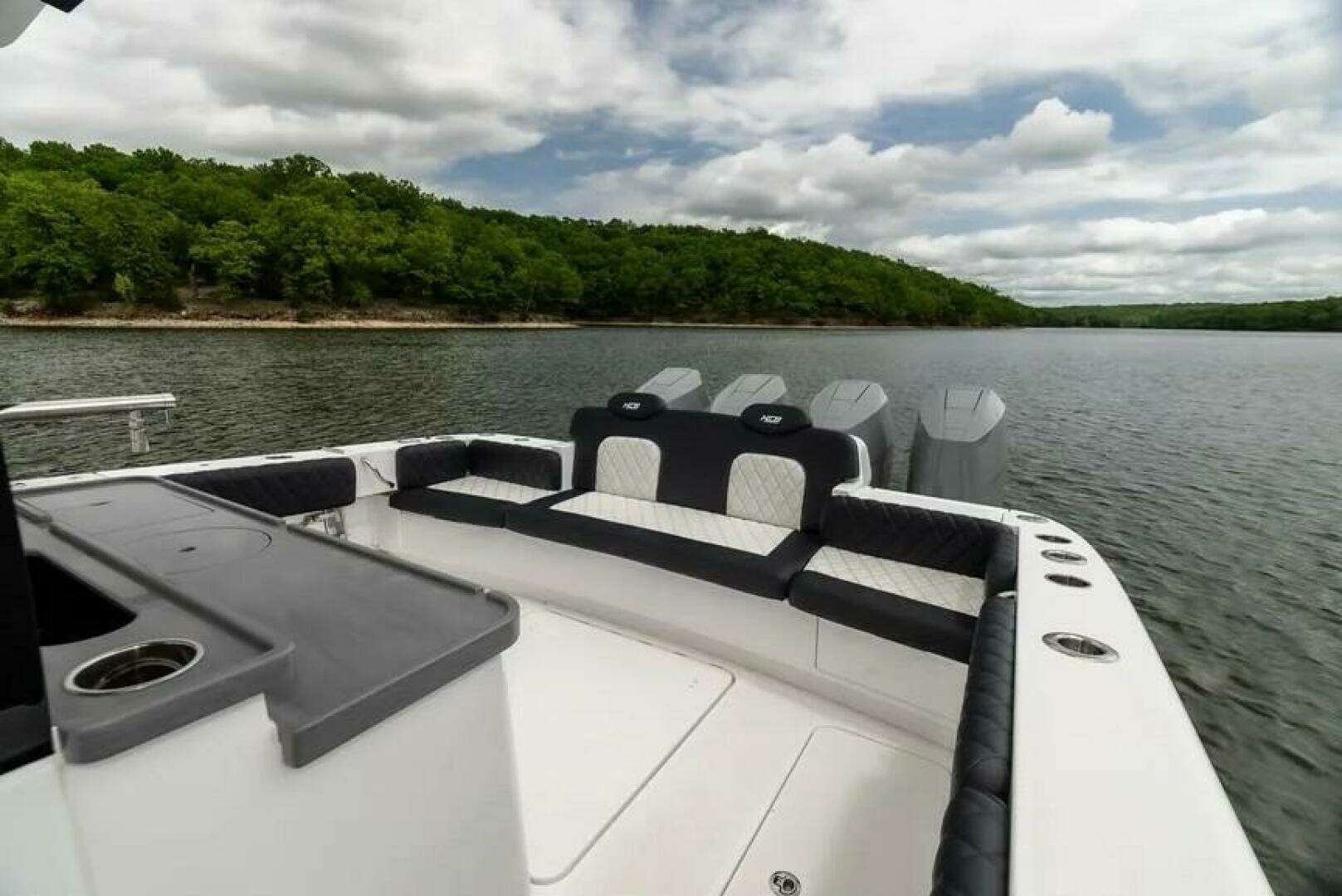 2024 HCB 42 Lujo - Image 21