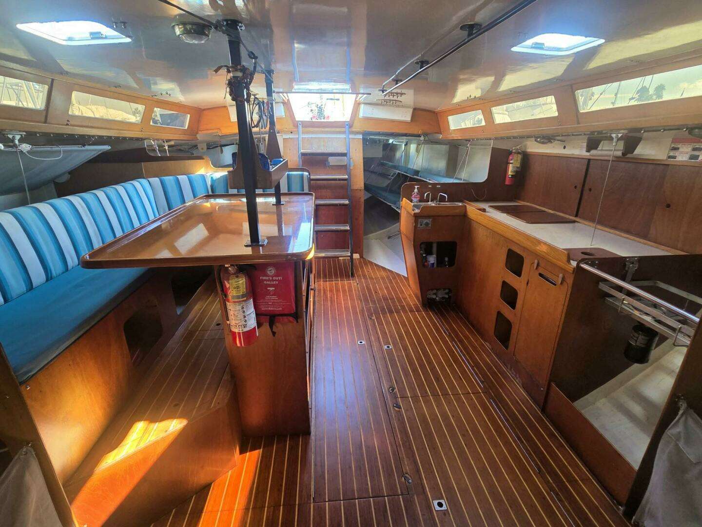 1986 Bill Lee Yachts Inc. Custom - Image 7