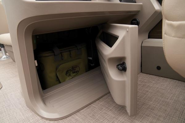 2025 Sun Tracker Sportfish 24 XP3 - 33