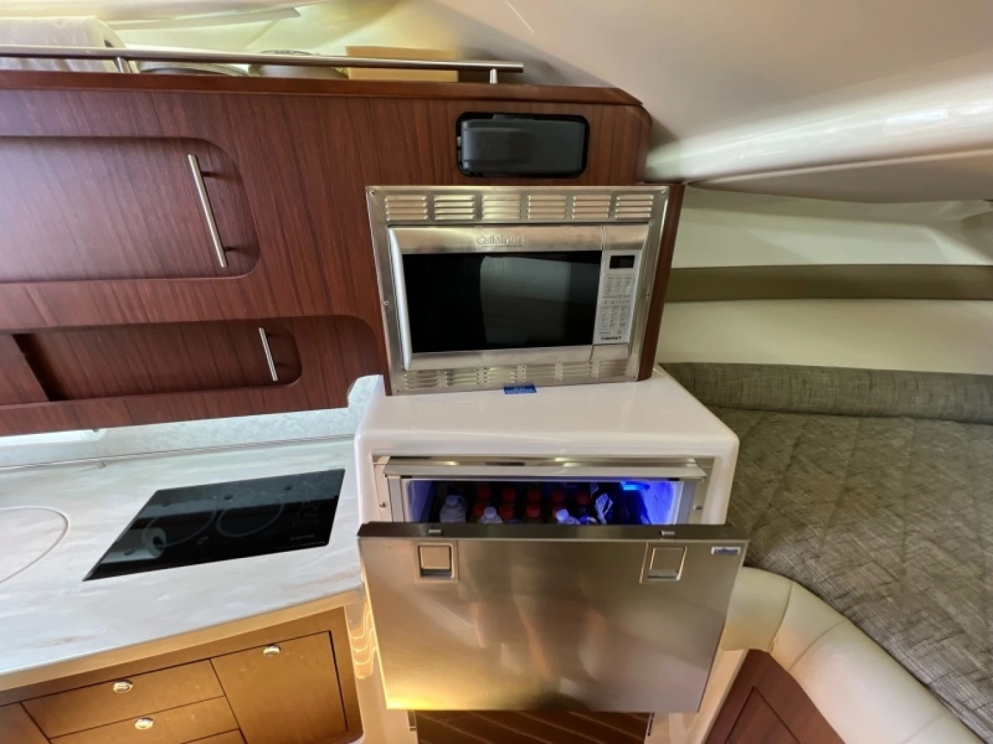 2019 Grady-White 37 Express - Image 8