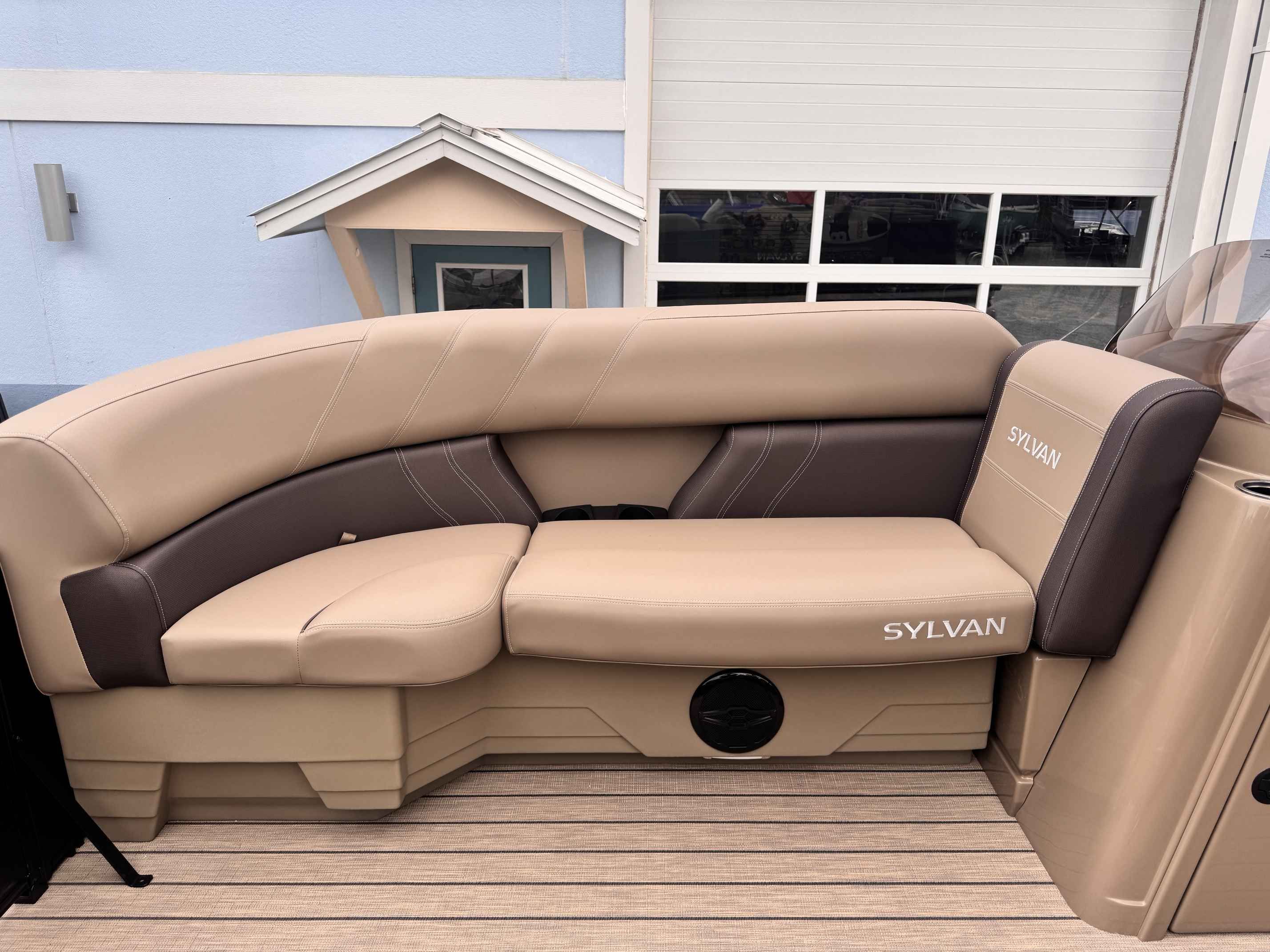 2026 Sylvan Mirage Cruise 8520 CRS - 6