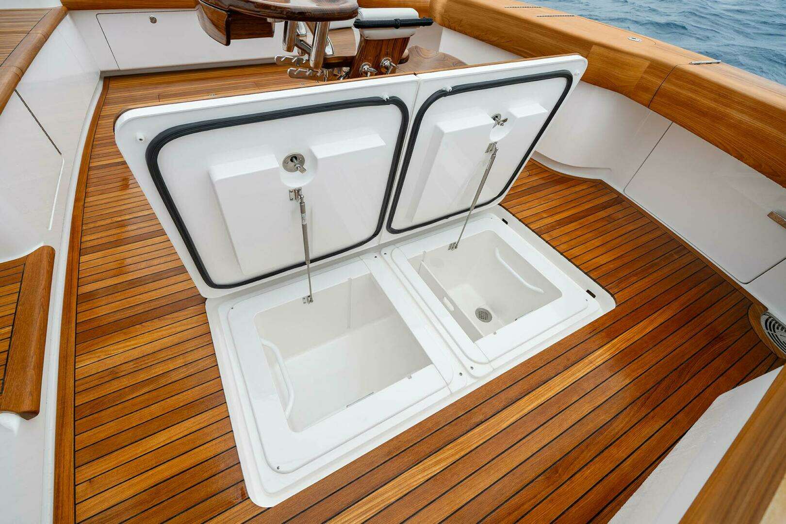 2027 Viking 74 Convertible - Image 5