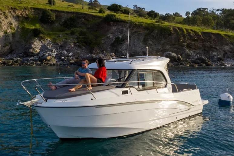 2026 Beneteau Antares 8