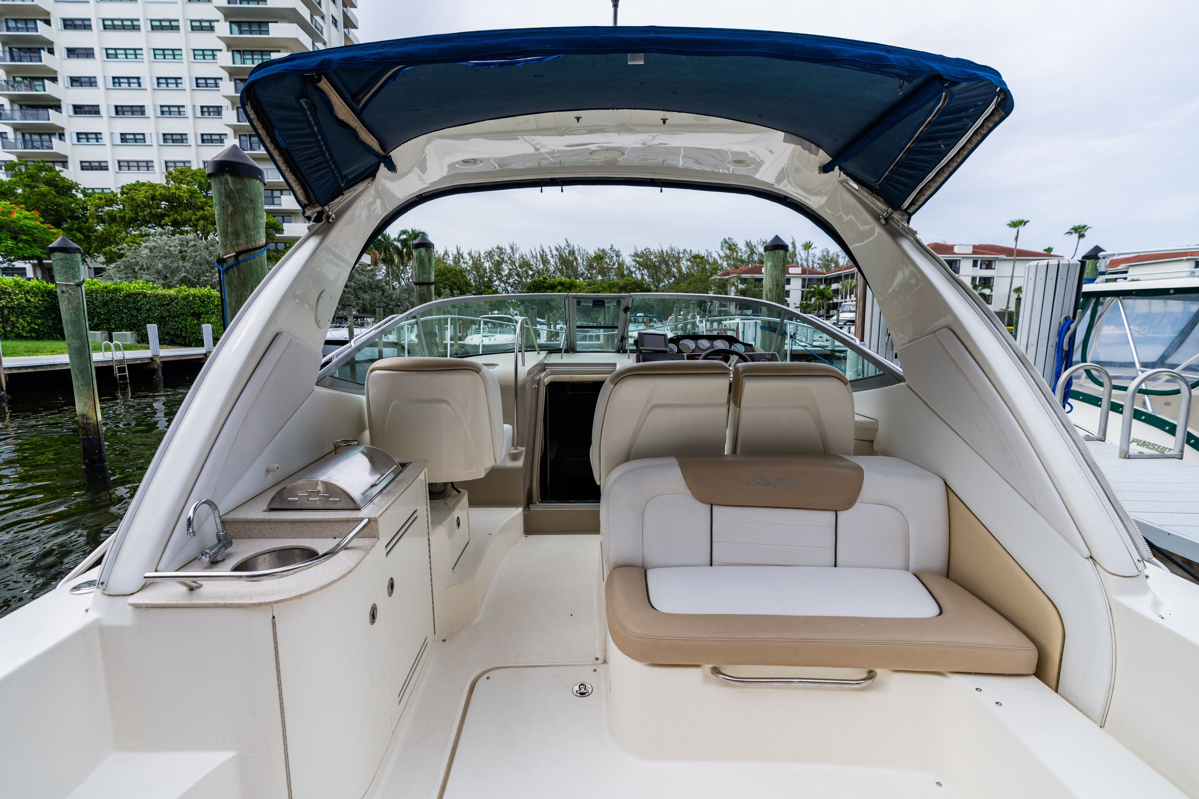 2010 Sea Ray Sundancer 330 - 27