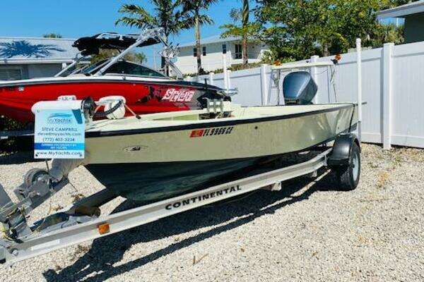 1983 Maverick 18 Flats Boat