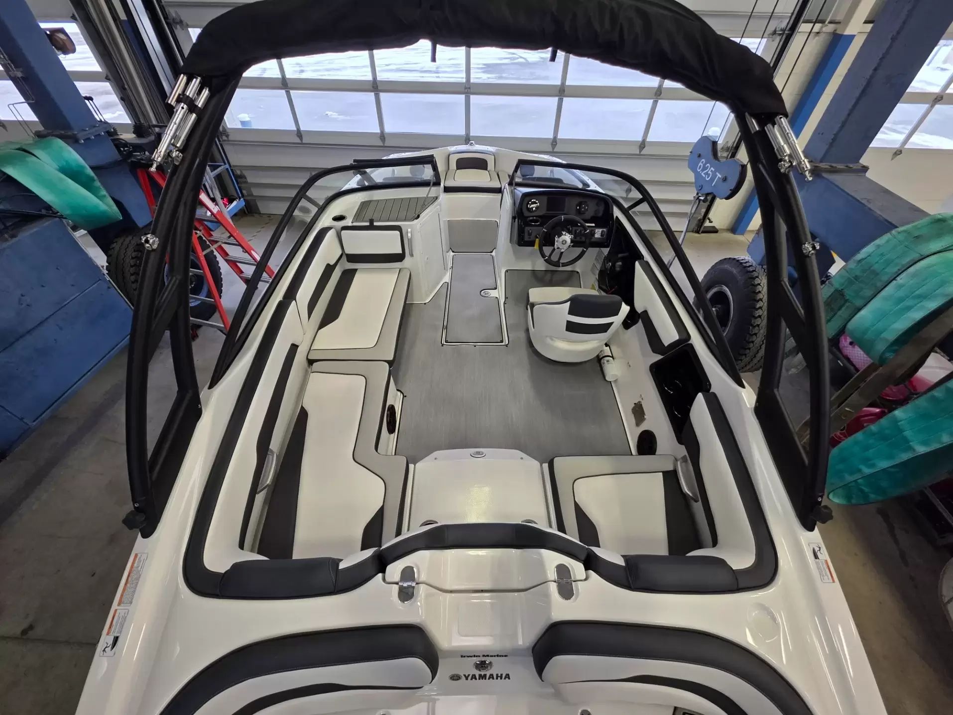 2026 Yamaha Boats AR195 - 5