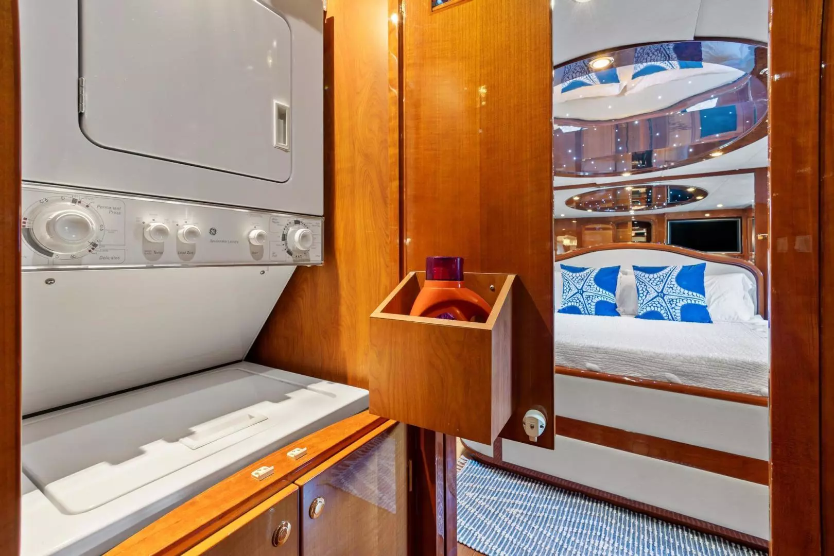2006 Jefferson Starship Pilothouse - Image 42