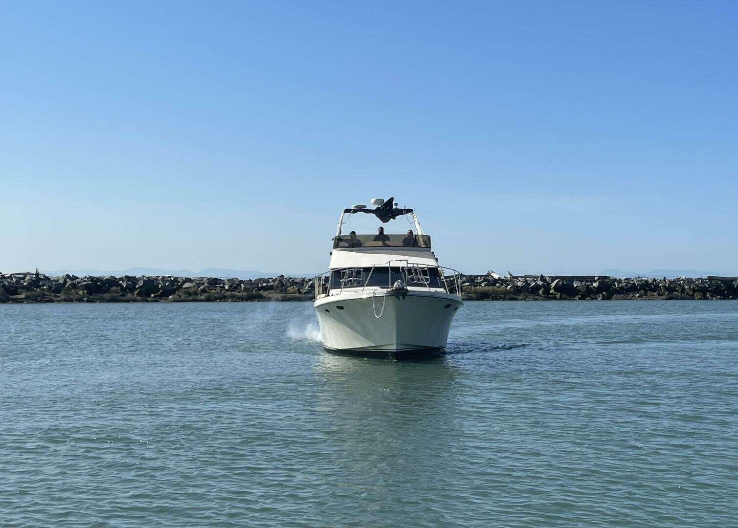 1988 Tollycraft EY440 - Image 3