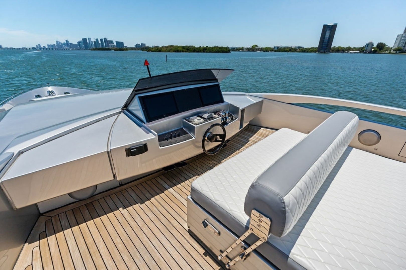 2012 Pershing 92 - Image 8