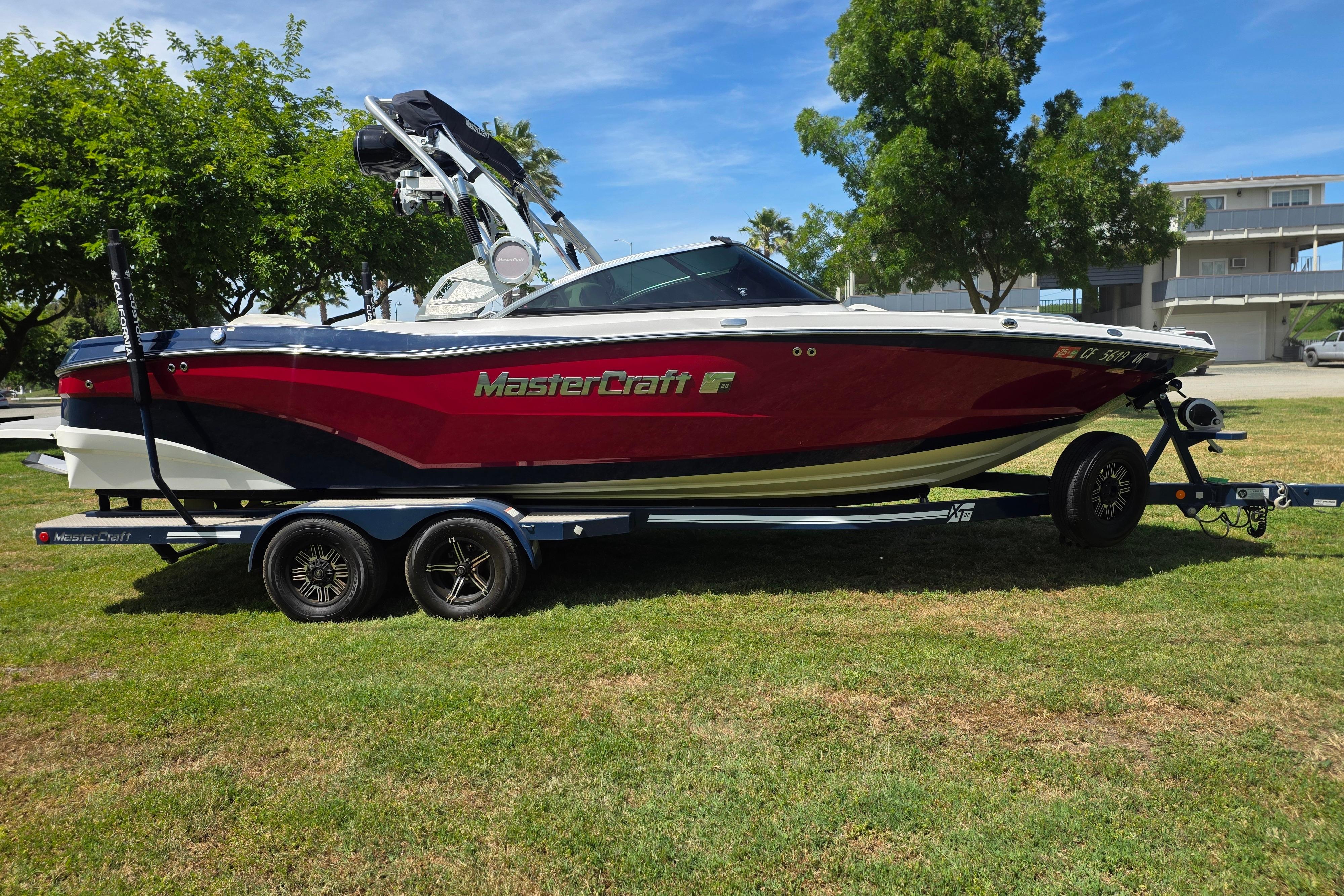 2019 MasterCraft XT23