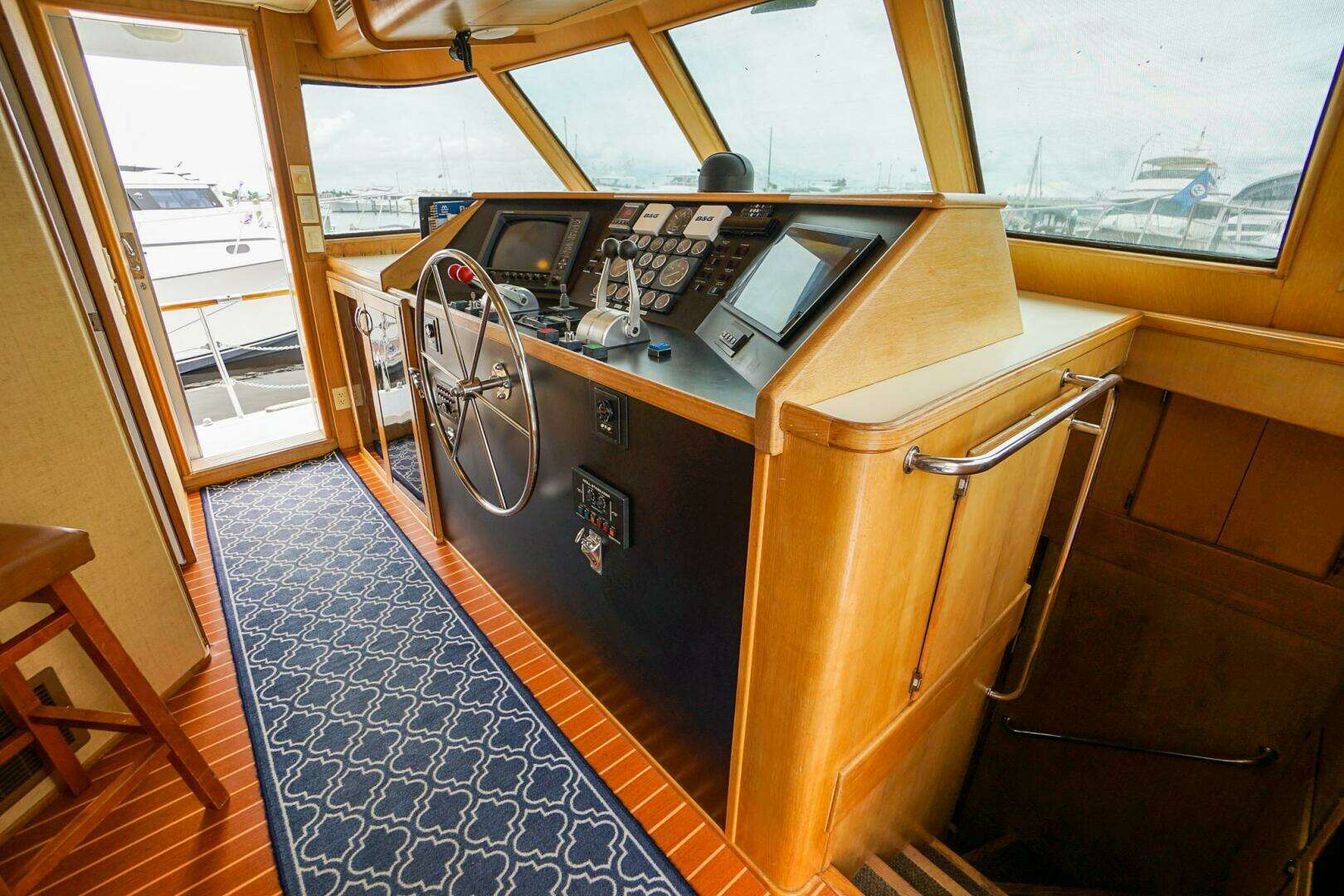 1989 Hatteras 80 Cockpit Motor Yacht - Image 33