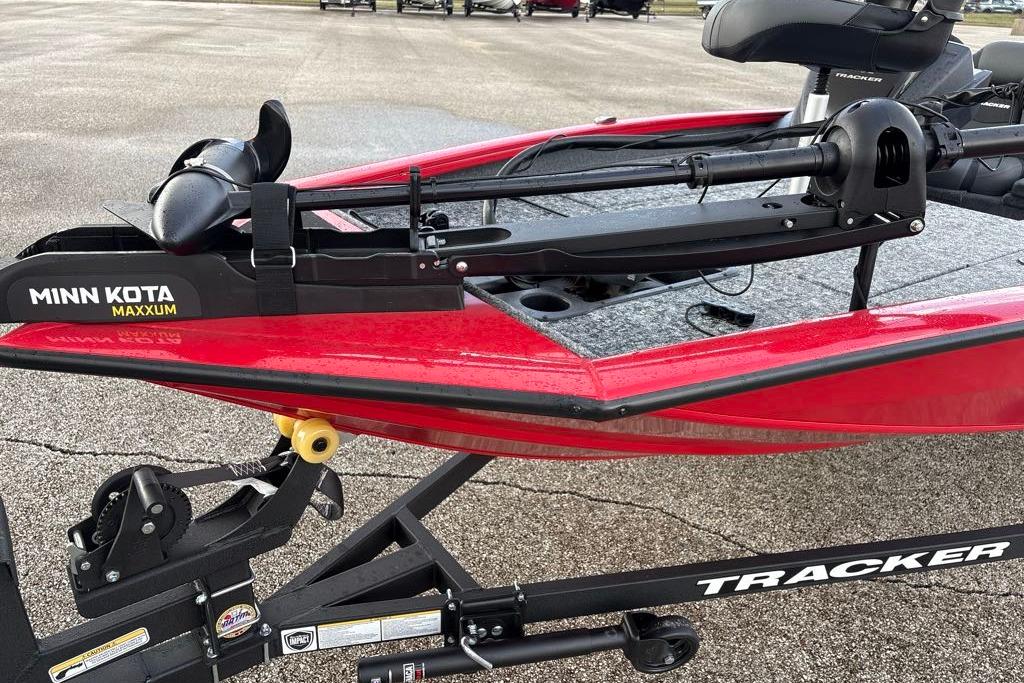 2026 Tracker Pro Team 175 boat with Minn Kota Maxxum trolling motor.