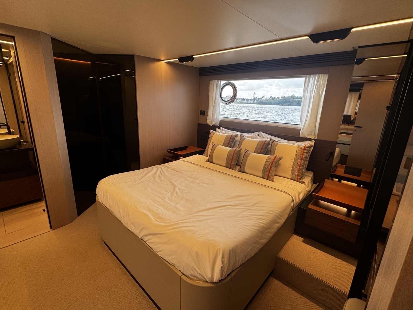 2026 Azimut S7 - Image 27