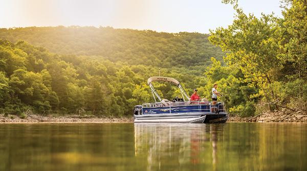 Manufacturer Provided Image: Bass Buggy 18 DLX Fishing Pontoon