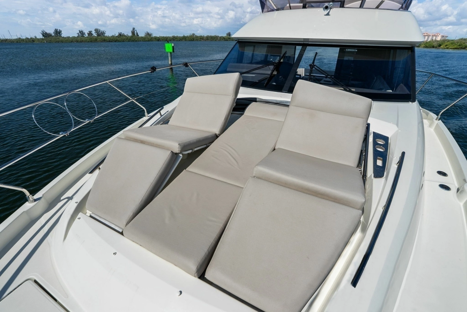 2020 Prestige 460 Flybridge - Image 25