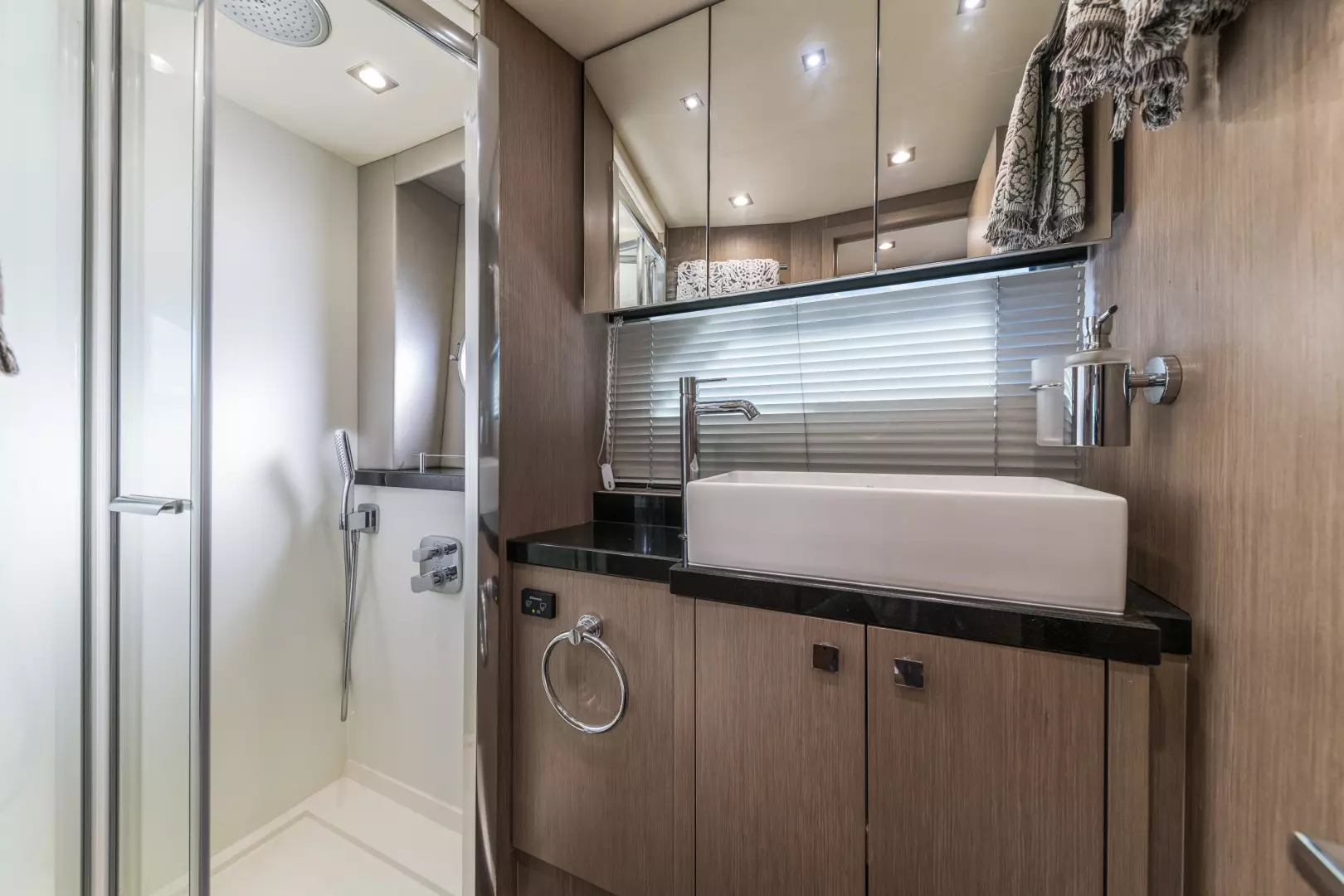 2017 Sunseeker Predator - Image 46