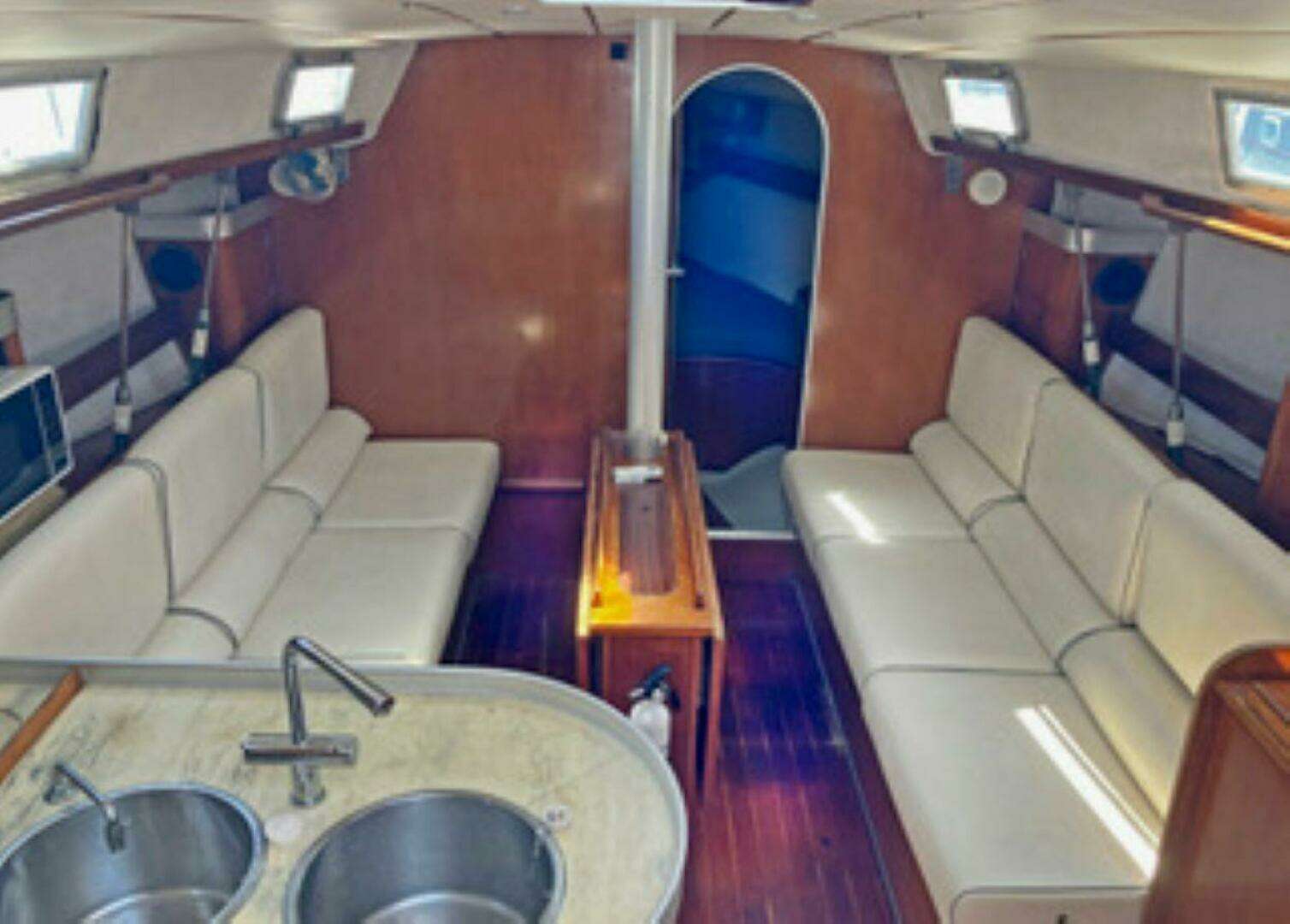 1991 Beneteau Moorings 38 - Image 11