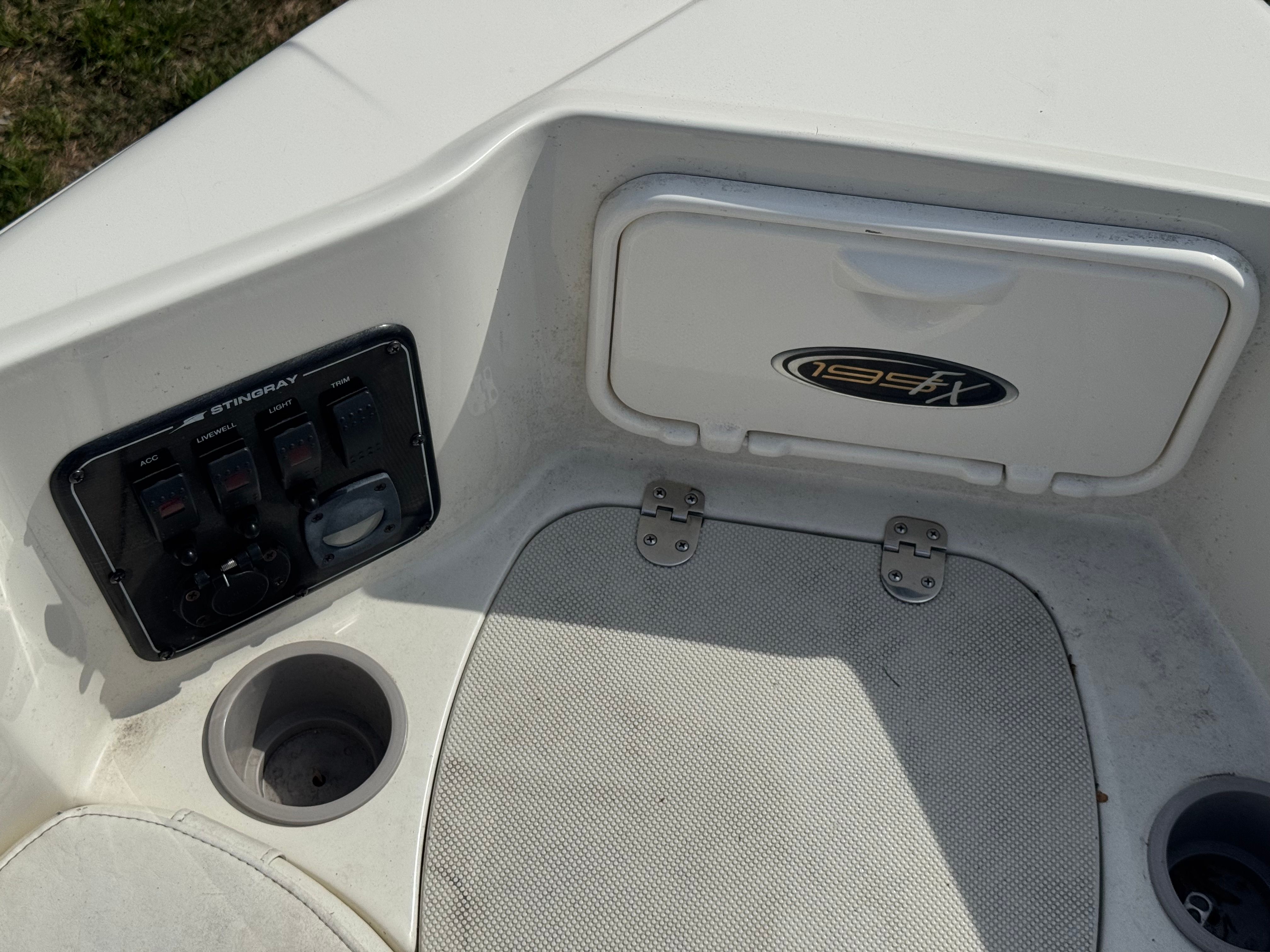2009 Stingray 199 FX - 21