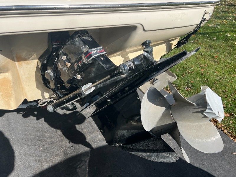 1999 Sea Ray 230 Overnighter - 43