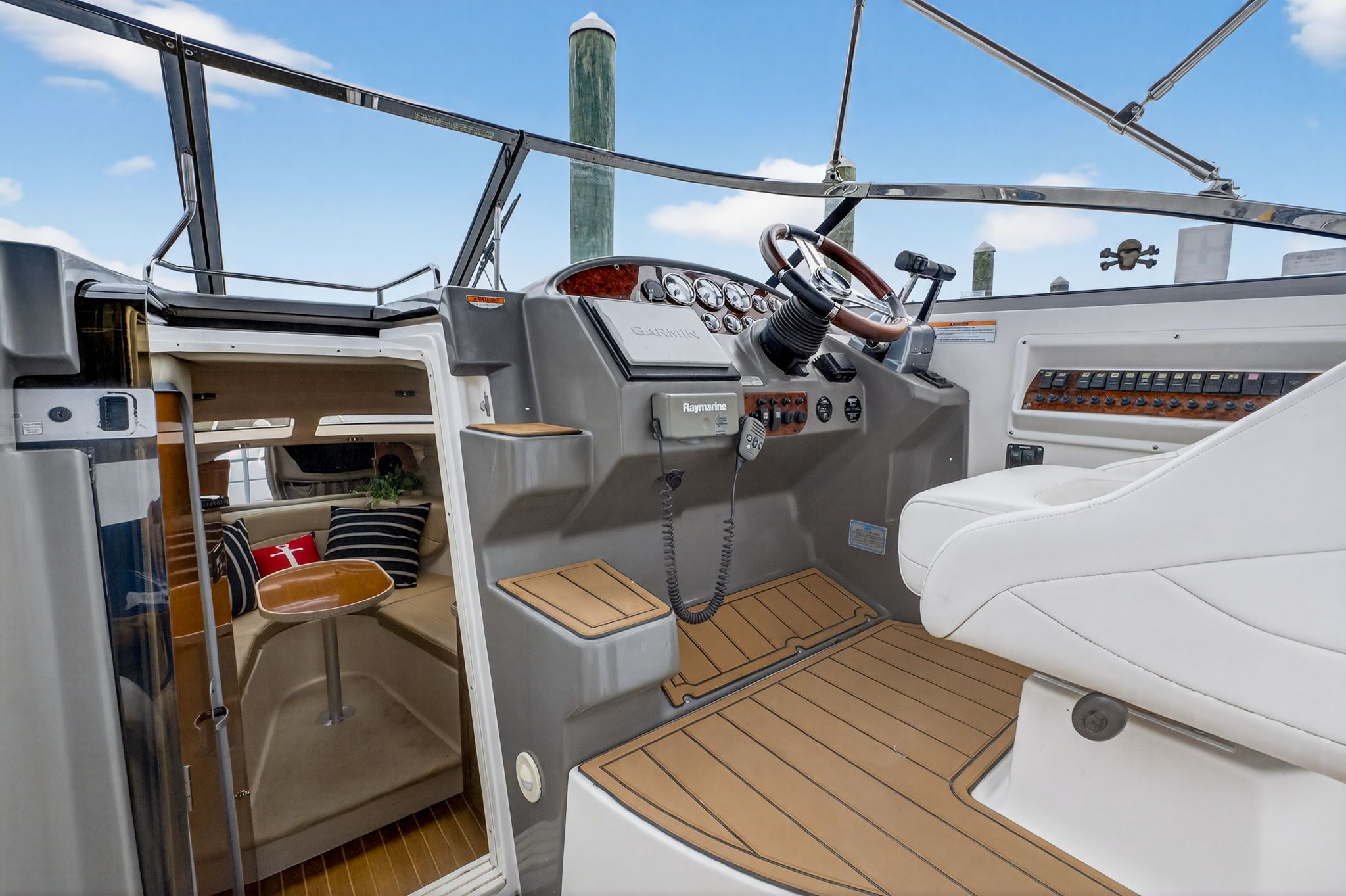 2007 Regal 2860 Window Express - 34