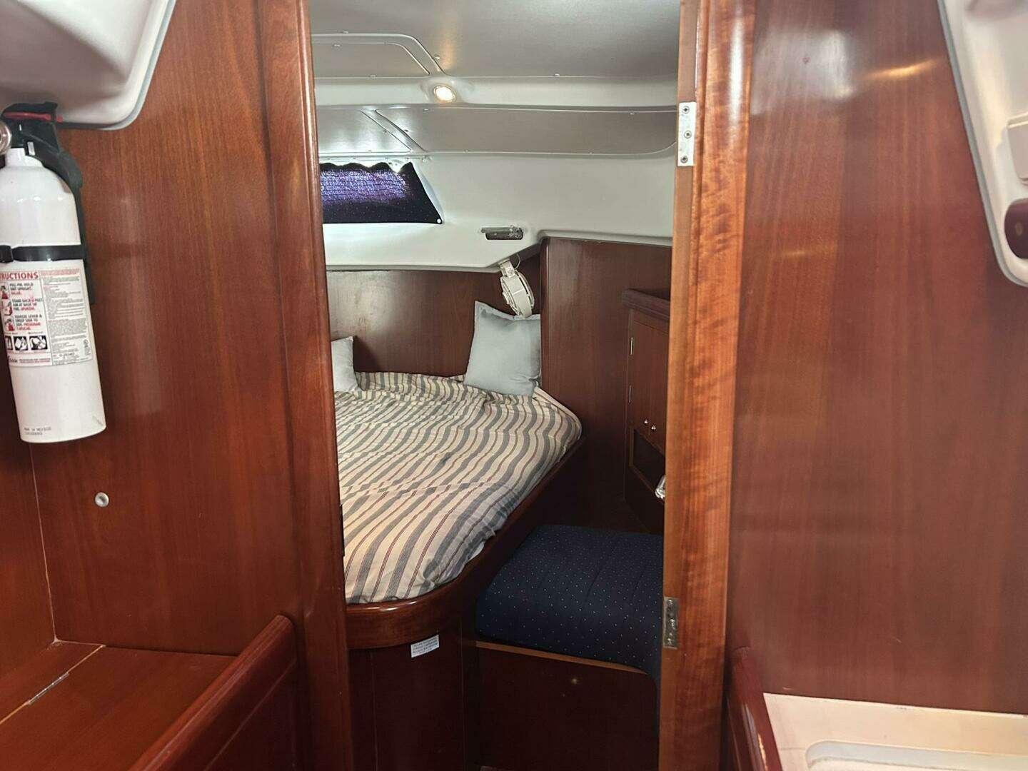 2003 Beneteau 42cc - Image 19