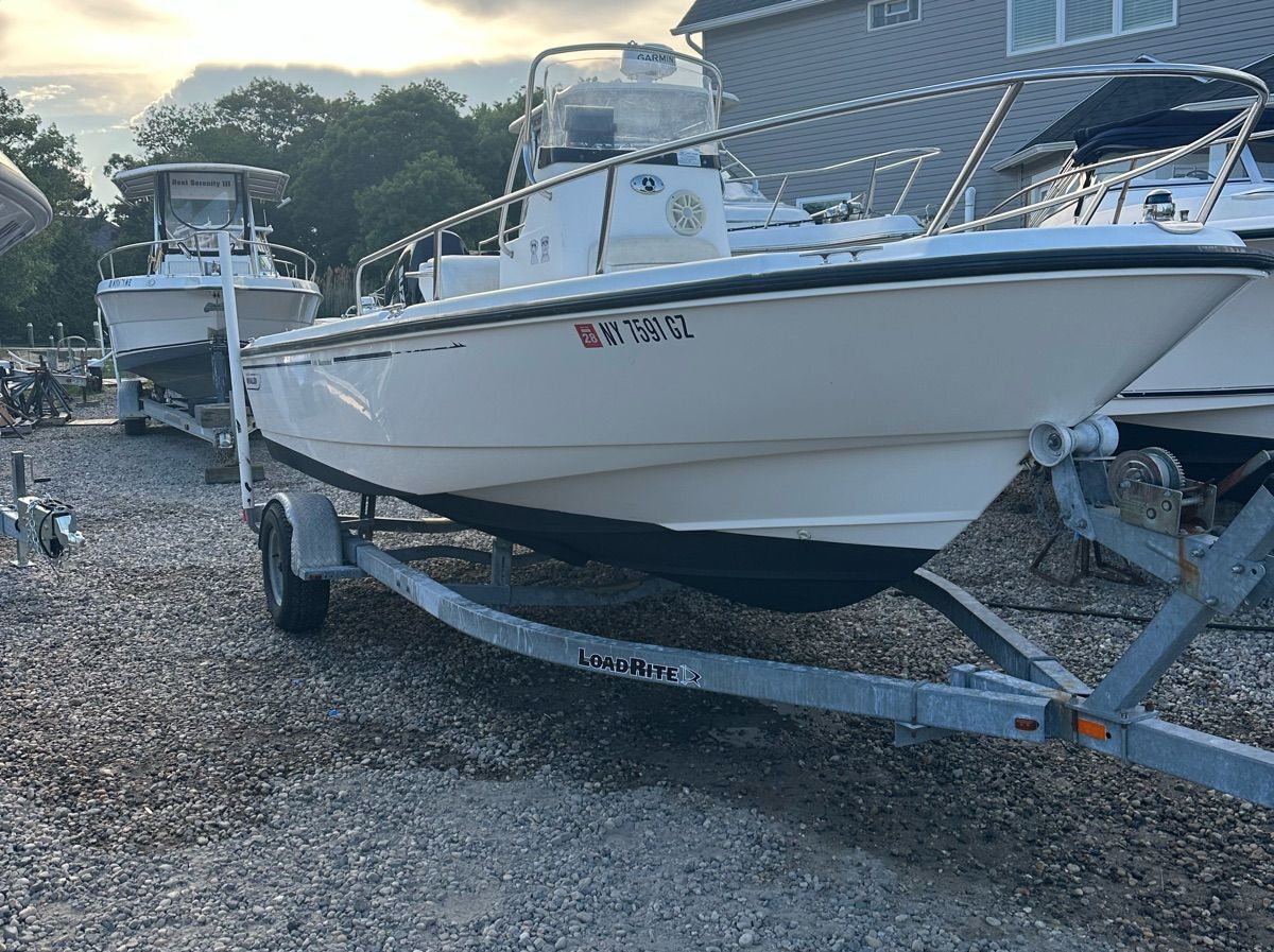 2006 Boston Whaler 190 Outrage - 2