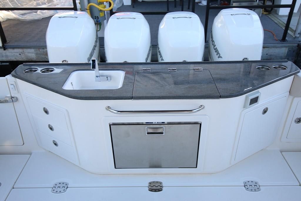 2023-Boston-Whaler-405-Conquest-MarineMax