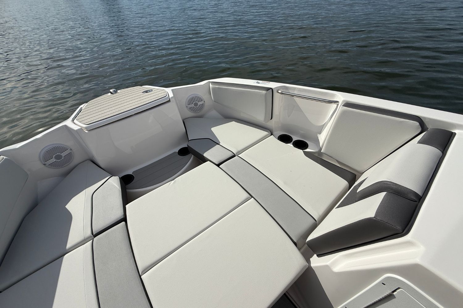 2026 Yamaha Boats AR220 - 26