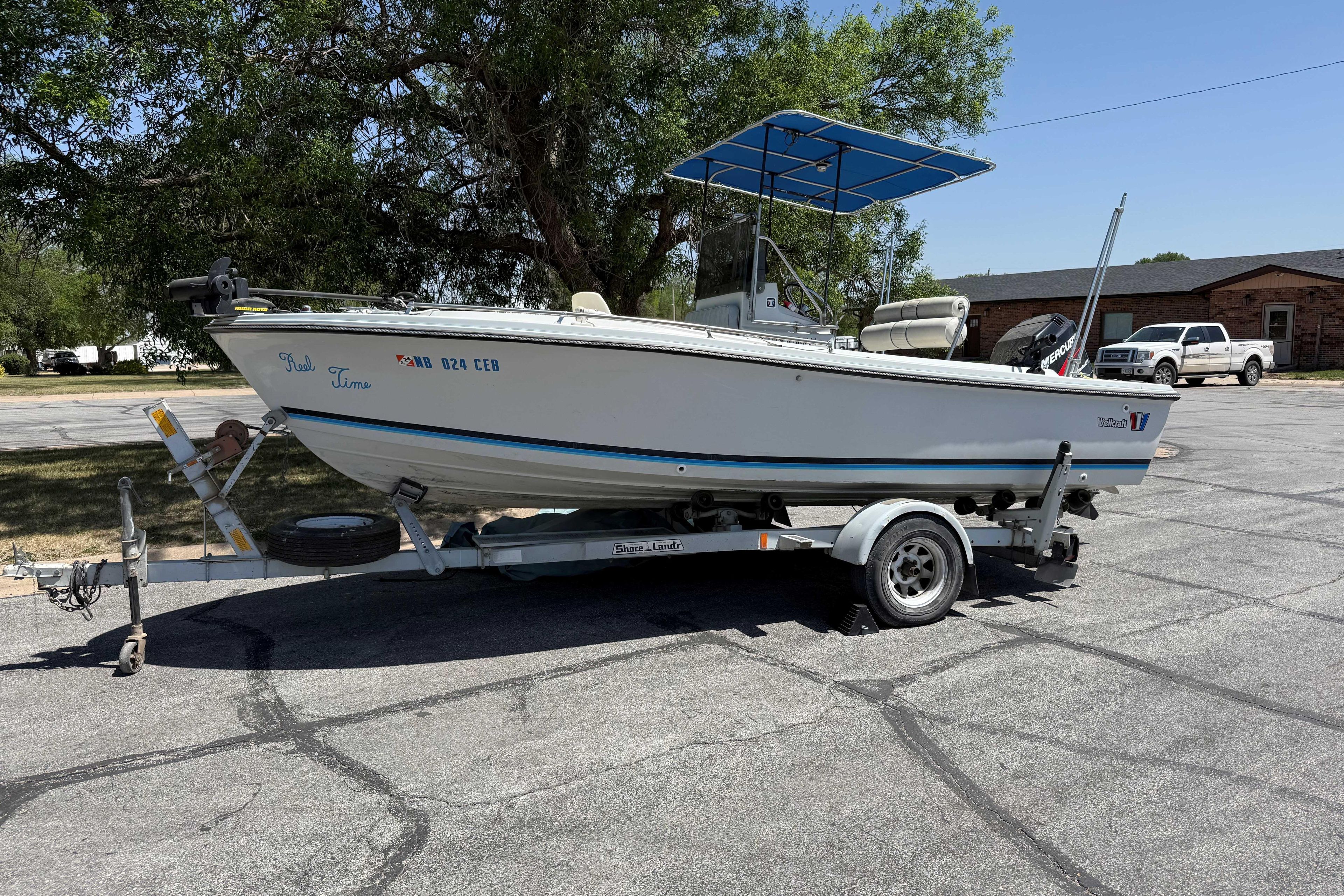 1985 Wellcraft 180 Fisherman