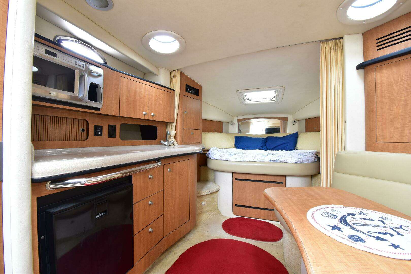 2006 Sea Ray 320 Sundancer - Image 21