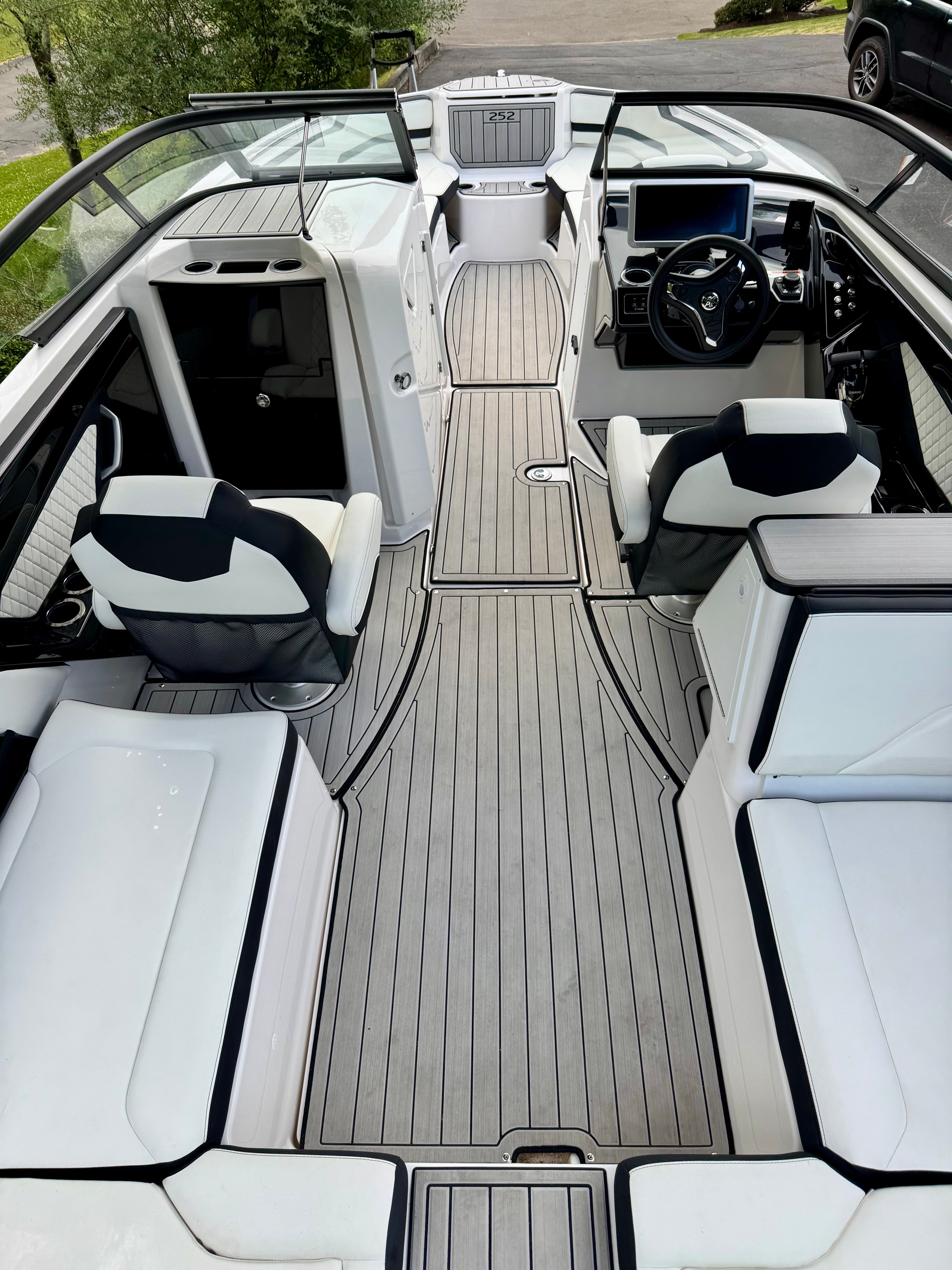 Interior of a 2025 Yamaha Boats 252SD with luxurious design.