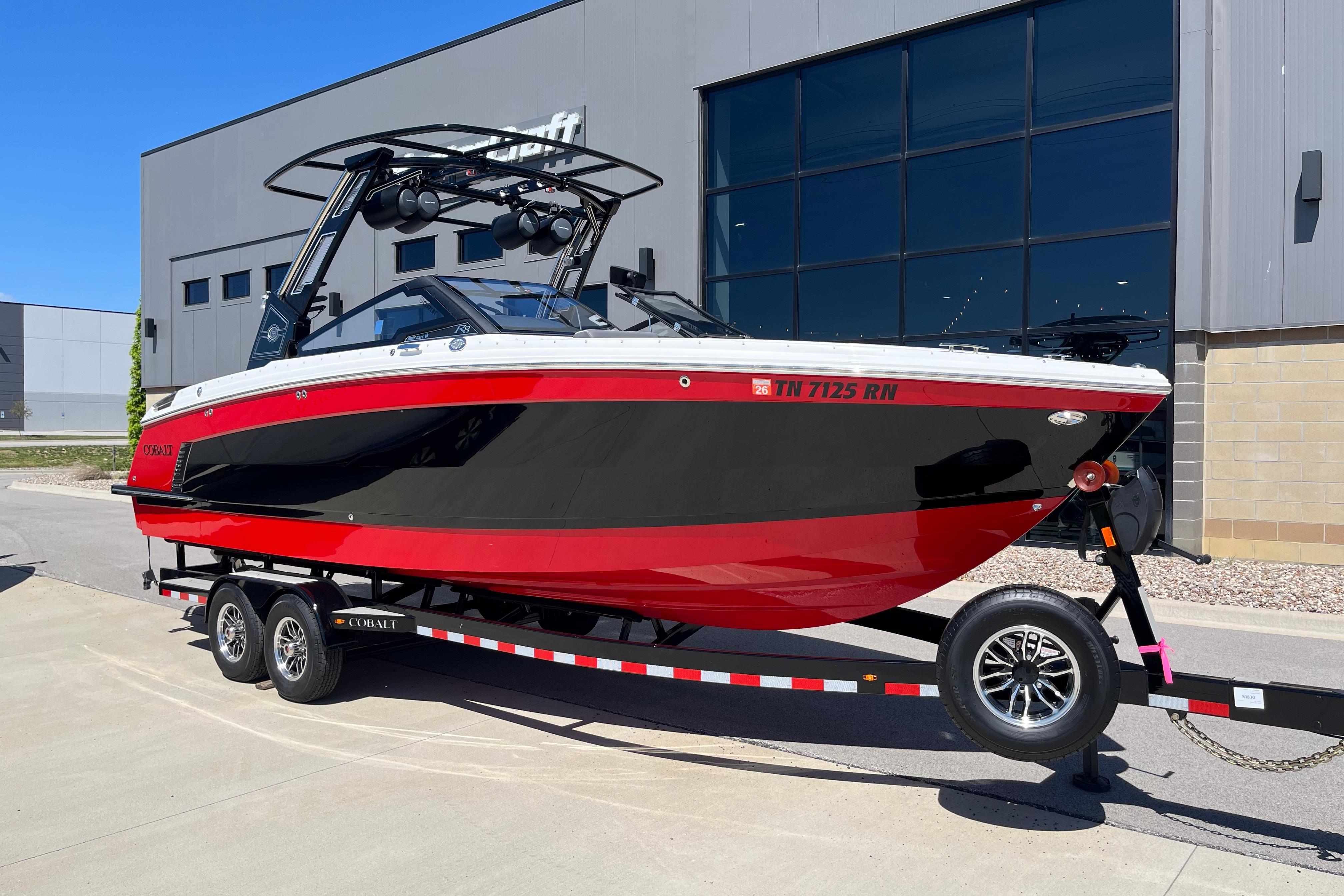 2023 Cobalt R8 Surf
