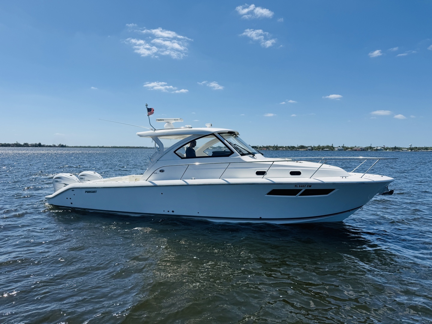2021 Pursuit OS 355 - Image 5